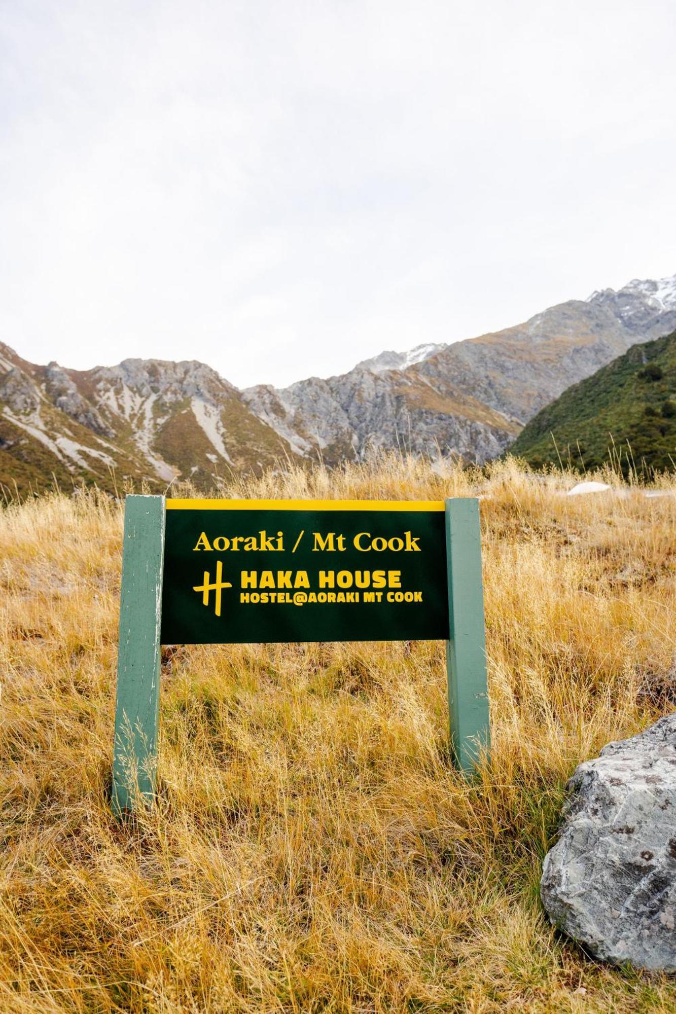 Haka House Aoraki Mt Cook Hostel Aoraki / Mount Cook Buitenkant foto